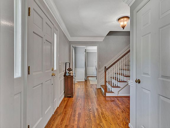 3rd image of 5698 Salisbury Dr
