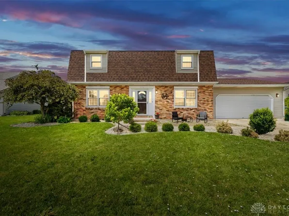 112 Debra Dr, Botkins, OH 45306