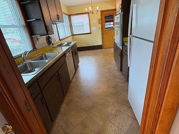 2nd image of 93 Ridgewood Road