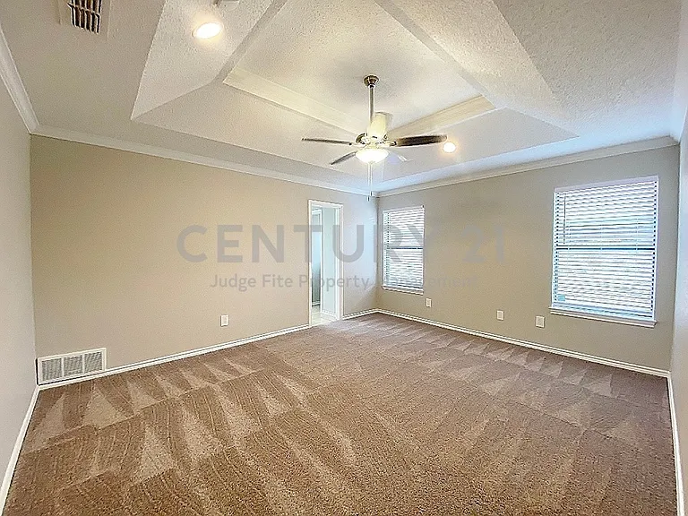 3704 Fairhaven Dr — Photo 8