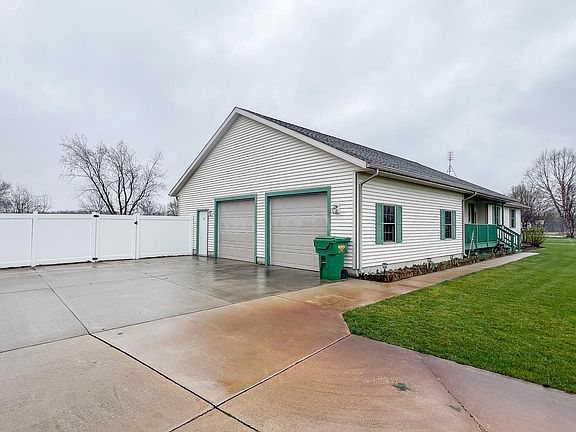 4th image of 29342 Saddlebred Ln