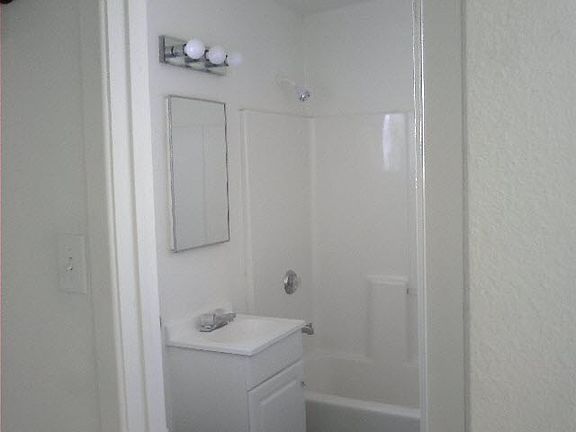 4th image of 66800 3rd St APT 1