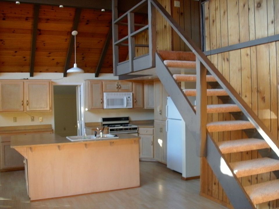 Kitchen/Stair to loft