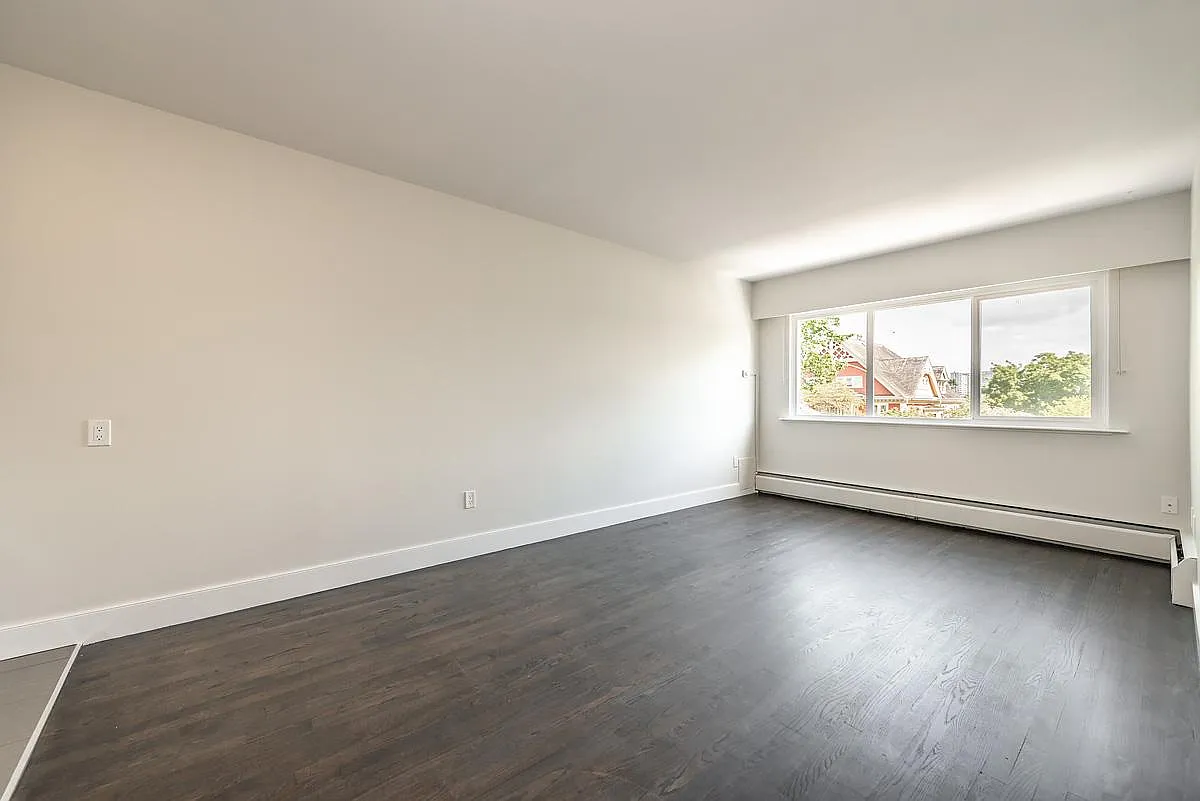 Royal Beach Apartments — Photo 2