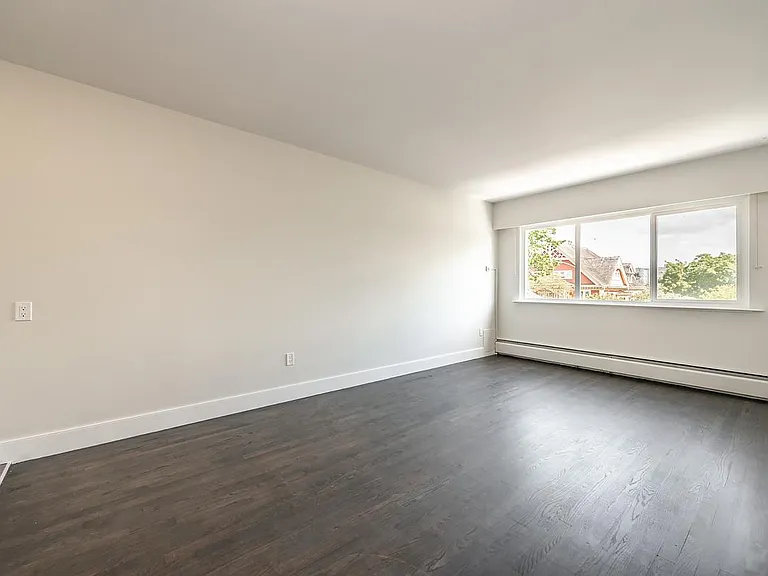 628 Dallas Rd #105 — Photo 2