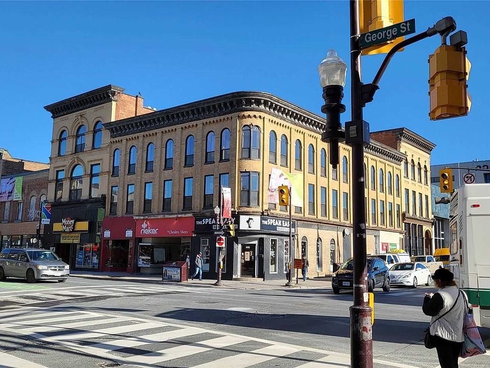 2nd image of 140 Simcoe St #202