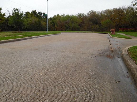 4th image of 1033 E Grubb Dr
