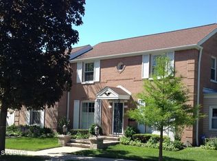5758 N Caldwell Ave, Chicago, IL 60646