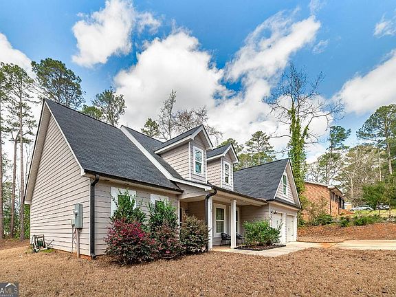 4th image of 152 Honeysuckle Rd