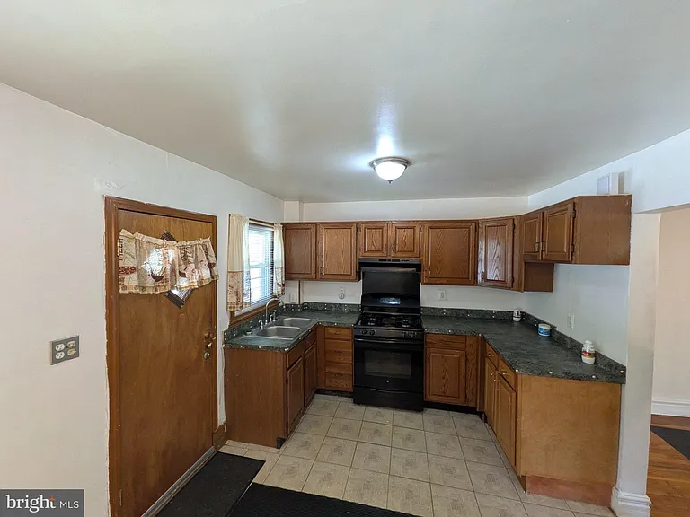 3018 Larue Sq E — Photo 18