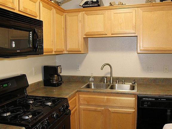 5th image of 1160 E Lexington Ave E