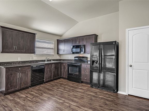 4th image of 4142 Whispering Creek Dr