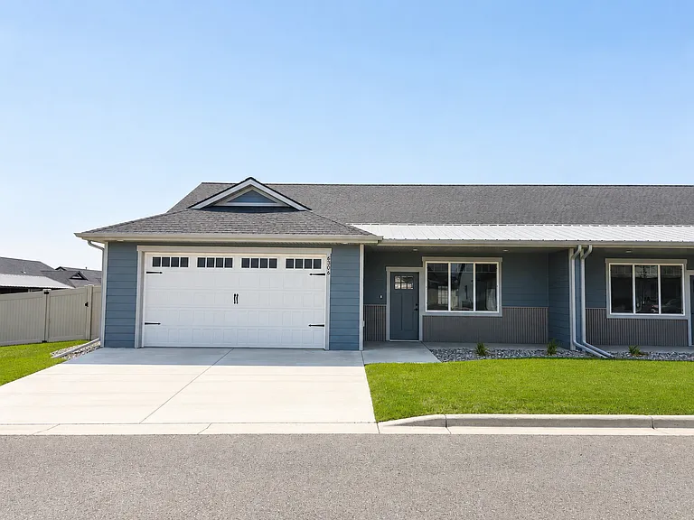 6306-6308 Decker Ln — Photo 17