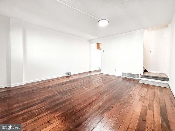 3rd image of 414 Avondale Rd