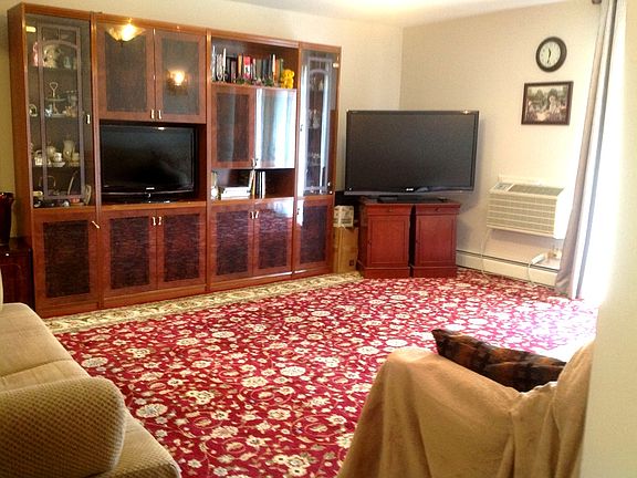 3rd image of 1430 S Evergreen Ave #2AS