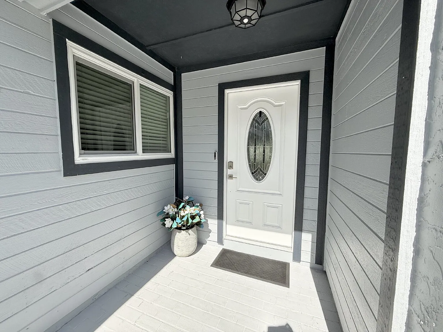 3 bed, 3.0 bath, 1905 sqft, $3,200 — Photo 2