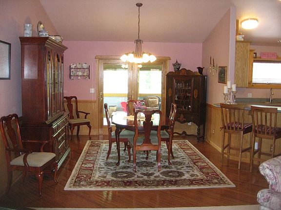 3rd image of 2640 Shady Ln