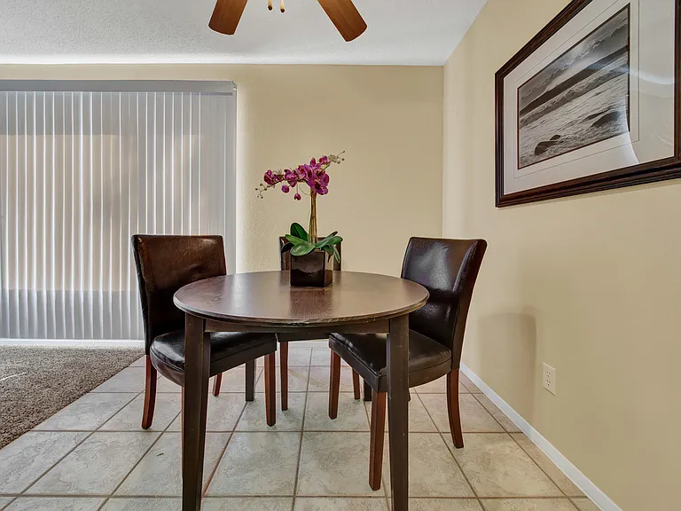 Vista Ventana Apartments — Photo 29