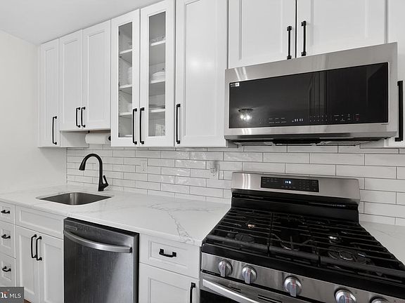5th image of 4328 Canyonview Dr