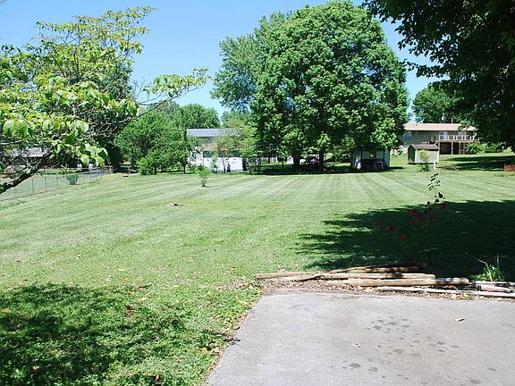 5th image of 8705 Farmington Dr
