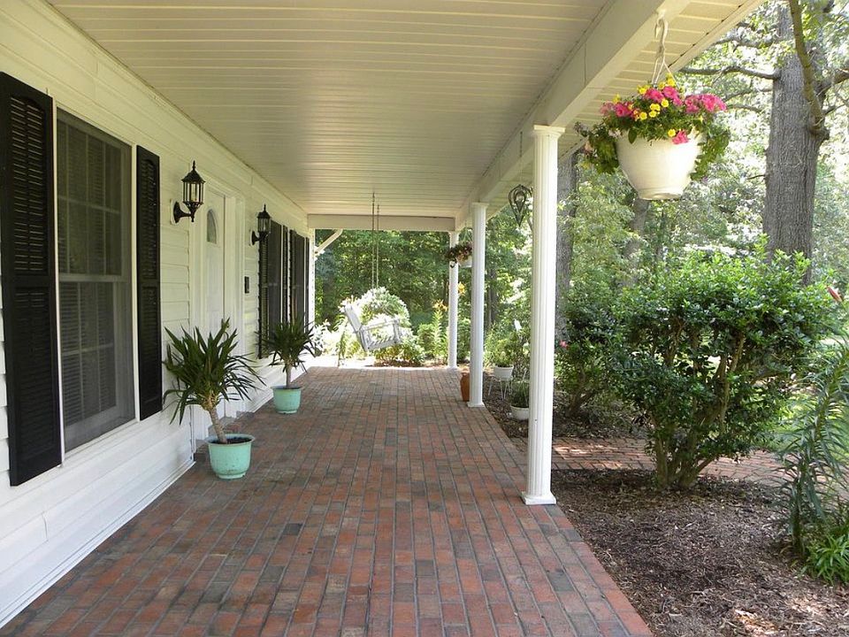 2nd image of 28690 Amylynn Dr