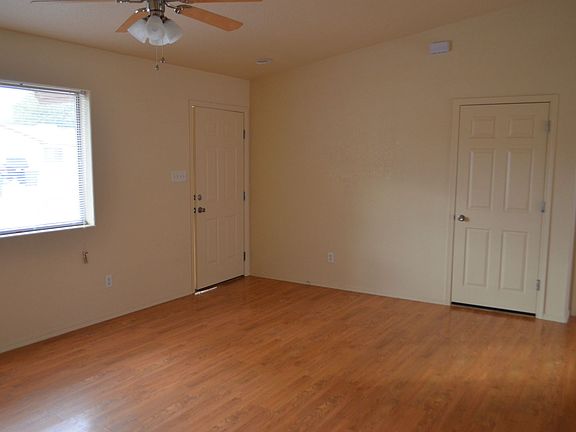 3rd image of 2689 S Pinedale Ave