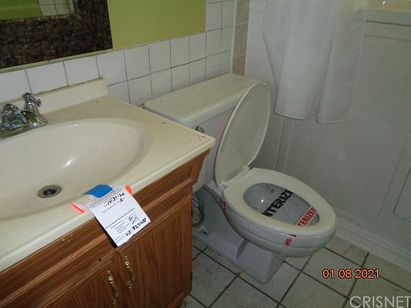 3rd image of 1049 W Dover Dr