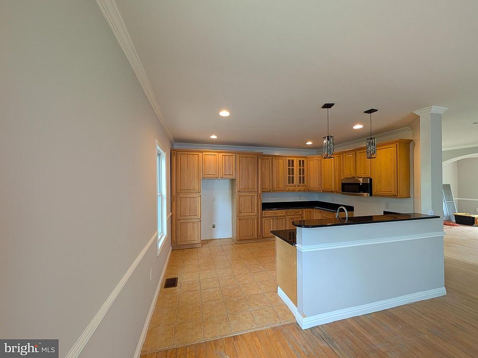 1st image of 4908 Quarles St NE