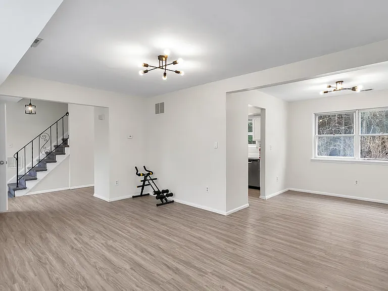 1401 Delaware Ave — Photo 8