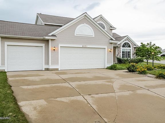 3rd image of 2171 Hartman Ct SE