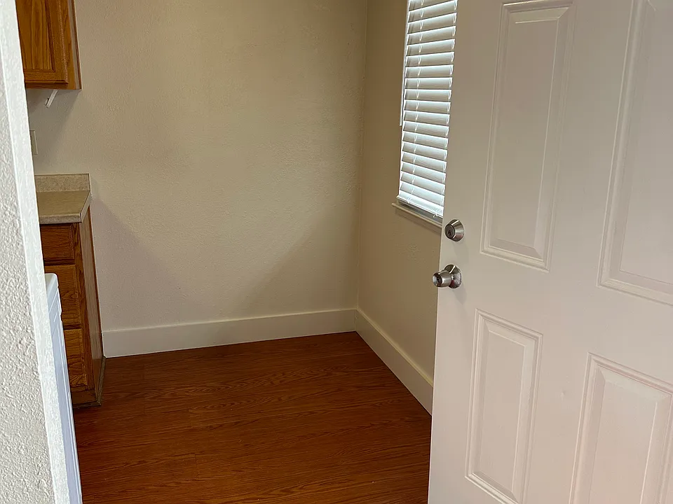 901 J St #6
