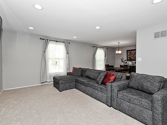 5th image of 2219 Kingston Dr