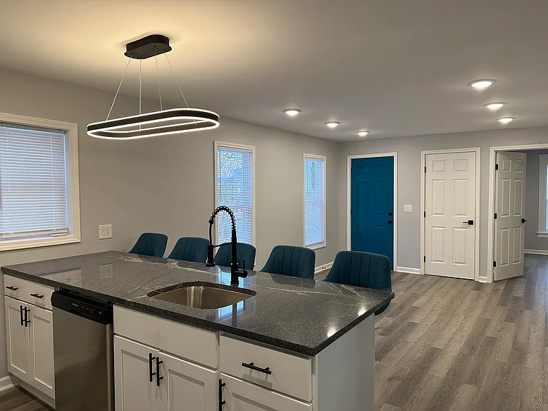 127 Henderson St #2 — Photo 41