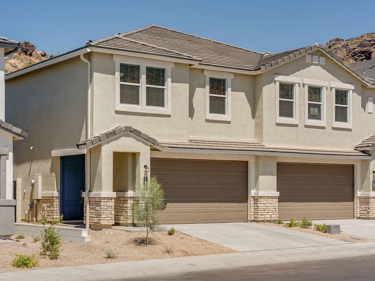 4 bed, 1966 sqft, $2,995 — Photo 3