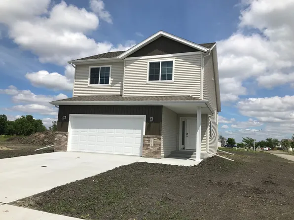 4522 13th St S, Moorhead, MN 56560