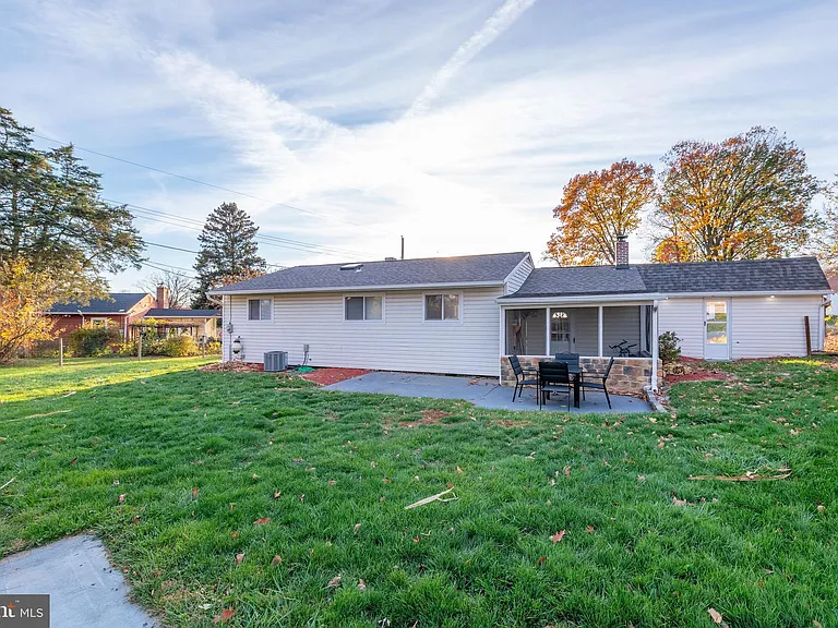 11419 Greenberry Rd — Photo 47