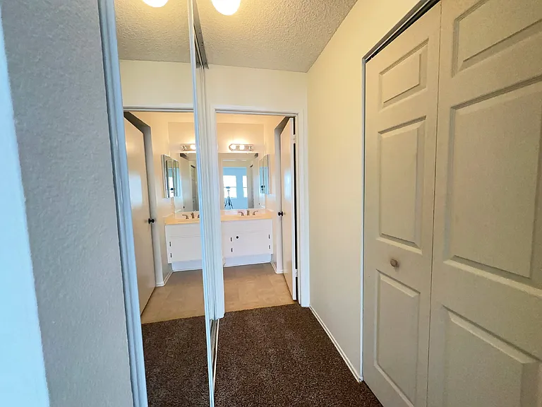 18209 Sierra Hwy — Photo 11