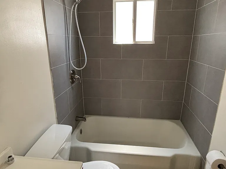 157 W Broadmoor Blvd #1 — Photo 5