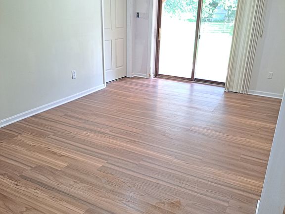 3rd image of 9949 Frederick Rd