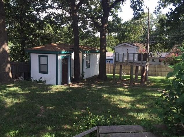 2nd image of 6704 NW 29th St