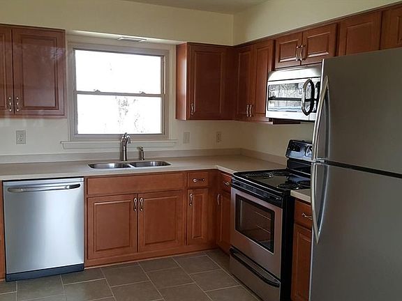 5th image of 1411 Northcrest Dr