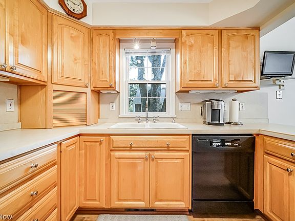 3rd image of 2695 Gibson Dr