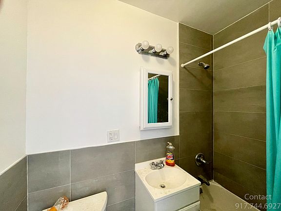 5th image of 6118 Myrtle Ave #1