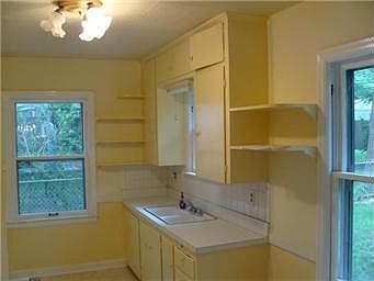 5th image of 7627 Oak St