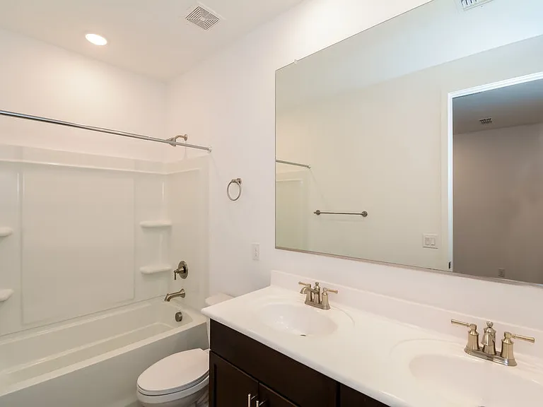 12641 W Daley Ln — Photo 15