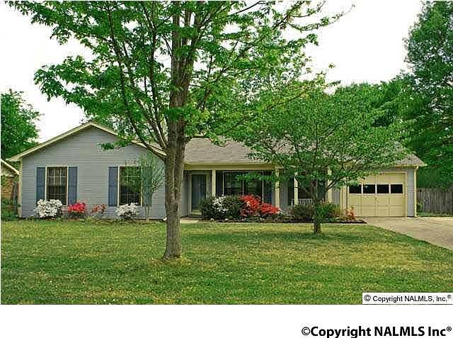 1st image of 1100 Joshua Dr SE