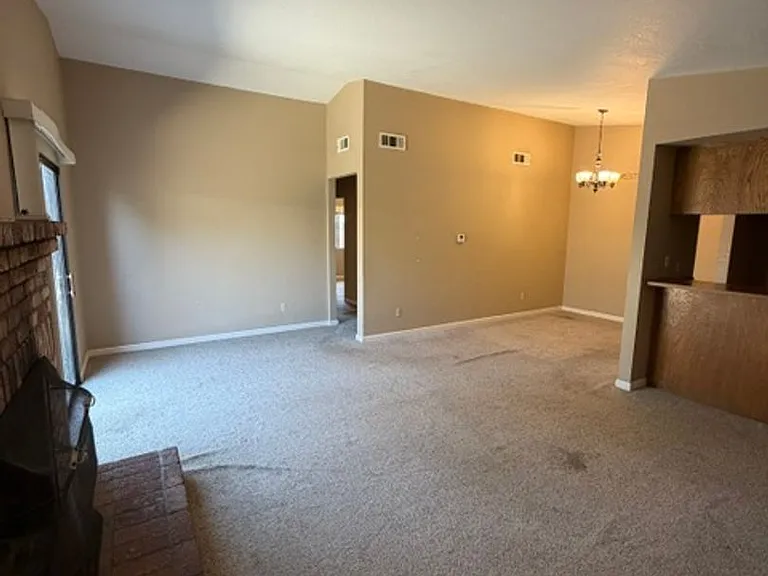 1643 Ashley Ave — Photo 3