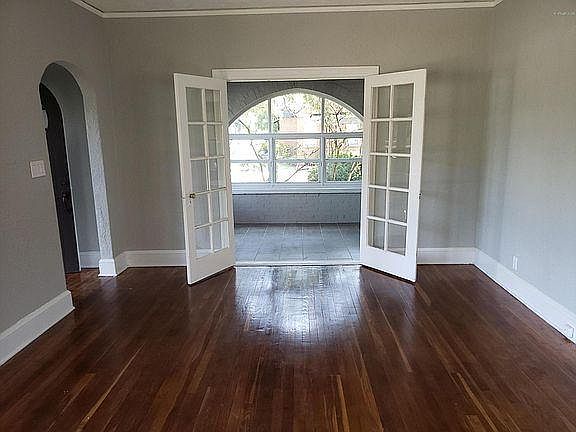 5th image of 3944 Park St