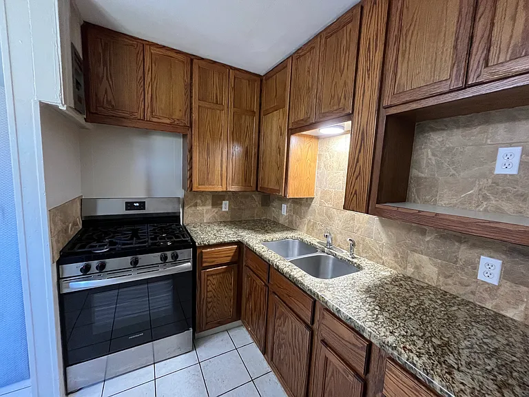 207 N Winchester Way #3 — Photo 10