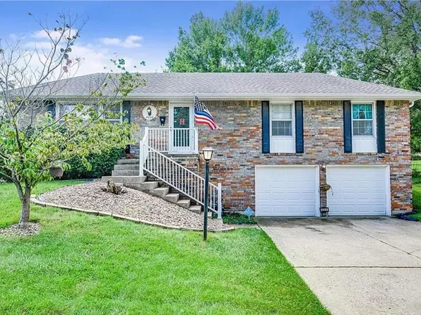 4228 S Stayton Ave, Independence, MO 64055